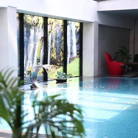 Palace Hotel & Spa Titova Mitrovica エクステリア 写真